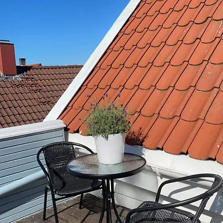 Urban With Rooftop Terrace شقة